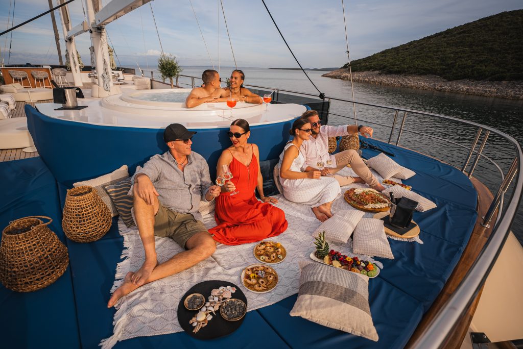 MAXITA LIFESTYLE SUNDECK (102)